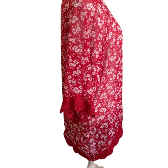 Maurice’s Red Floral Kimono with lace trim - Picture 2 of 8